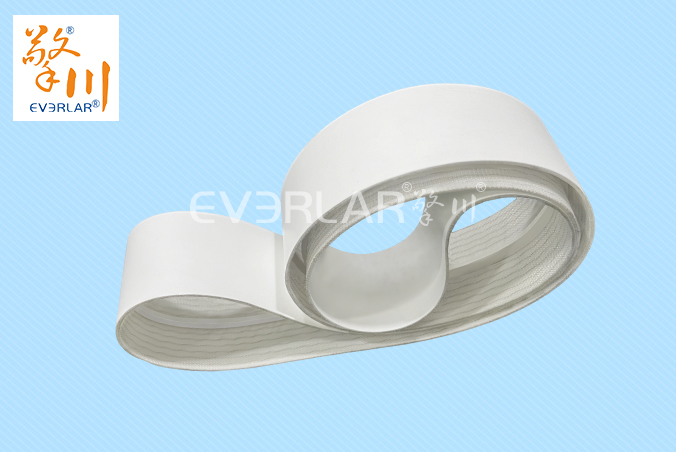 白色食品級PU輸送帶加導條耐磨耐油日化行業(yè)輸送機械皮帶加工定制