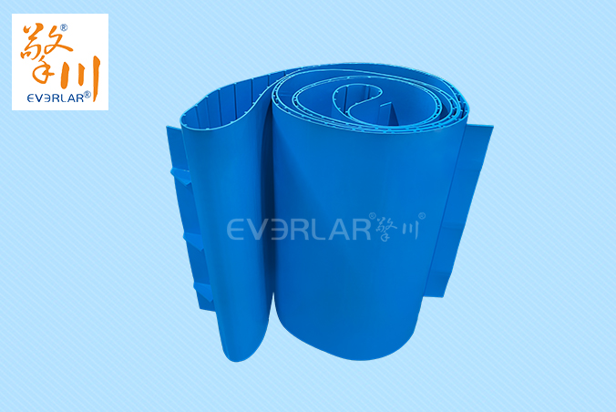 易清潔TPU加擋板輸送帶藍色食品級防溢抗污生產線設備傳送帶