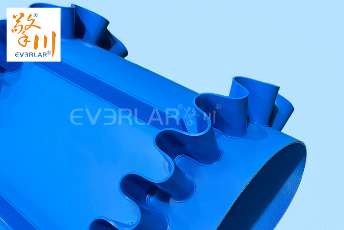 藍(lán)色啞光PU輸送帶加擋板裙邊導(dǎo)條食品級(jí)自動(dòng)化生產(chǎn)線(xiàn)定制提升機(jī)工業(yè)皮帶